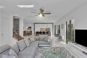 Las Olas Modern Masterpiece